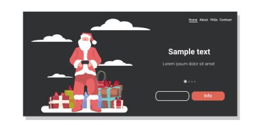 Hediye kutularının yanında duran Noel Baba mutlu noeller kutlaması konsepti yatay fotokopi alanı tam boy çizimi.
