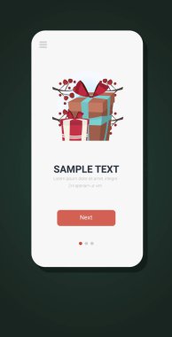 paketlenmiş hediye kutuları mutlu yıllar poster kış kutlaması konsepti akıllı telefon mobil uygulama dikey tebrik kartı