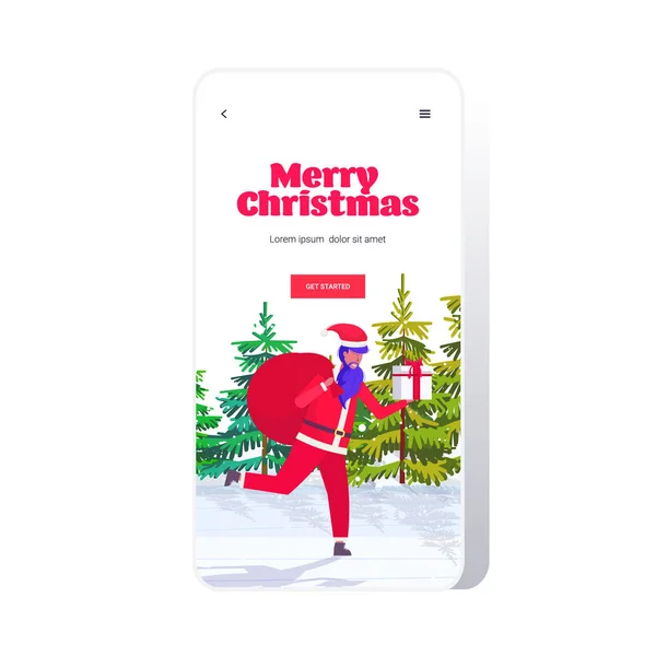 Santa claus corriendo con gran saco lleno de regalos Feliz Navidad feliz año nuevo vacaciones celebración concepto paisaje fondo smartphone pantalla aplicación móvil en línea longitud completa — Archivo Imágenes Vectoriales