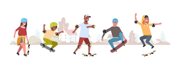 Skaters het uitvoeren van trucs in openbare skateboard park skateboarden concept mix race tieners plezier rijden Skateboards landschap achtergrond platte volledige lengte horizontaal — Stockvector