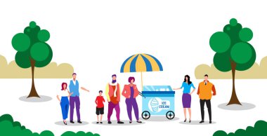 İnsanlar kuyrukta bekliyor dondurma arabası tatlı dondurulmuş yemek büfesi lezzetli sokak lezzetli tramvay açık hava yatay açık hava