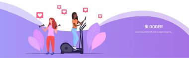 spor blogcuları fitness egzersizleri yapıyorlar canlı spor aktiviteleri sosyal medya ağı blogları sağlıklı yaşam tarzı konsepti karışımı yarış kızları yatay fotokopi alanı üzerinde çalışıyorlar