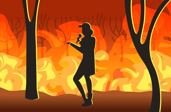 Journaliste de dernière heure parler à microphone bushfire réchauffement climatique catastrophe naturelle écologie problème concept silhouette féminine pleine longueur horizontale — Image vectorielle