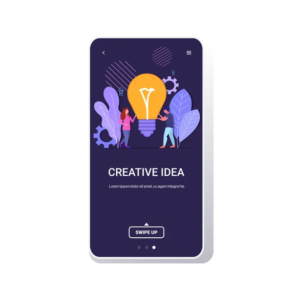 Businesspeople brainstorming holding bright bulb successful teamwork creative big idea business inspiration concept man woman coworkers couple smartphone screen mobile app copy space full length — 스톡 벡터