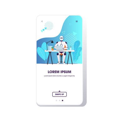 İşyerinde oturan dizüstü bilgisayarı kullanan modern robot yapay zeka teknolojisi iş konsepti akıllı telefon ekranı uygulaması tam boy kopyalama alanı