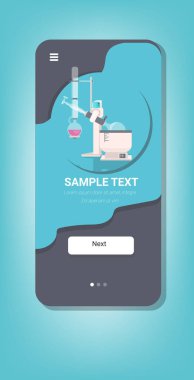 Profesyonel tıbbi laboratuvar mikroskobu cam test tüpü bilimsel araştırma ekipmanı biyoloji bilim eğitimi konsepti akıllı telefon ekranı mobil uygulaması dikey alan kopyalama