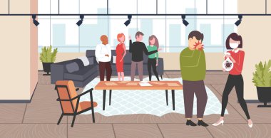 Koronavirüsün yayılmasını önlemek için antibakteriyel sprey süren kuru öksürük hastası bir adam var.