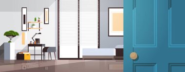 Yatak odasındaki iş yeri dolabı boş. Mobilyaların yatay olduğu bir daire yok.