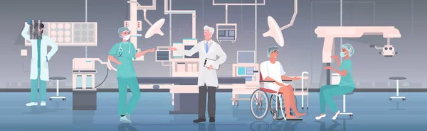 Médecin équipe réunion avec patient handicapé en fauteuil roulant clinique moderne salle de chirurgie intérieure thérapie intensive chirurgie concept horizontal complet — Image vectorielle