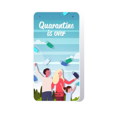 Ailenin tıbbi maskeler takması Coronavirüs karantinası Covid-19 virüs kavramına karşı zaferi bitiriyor.