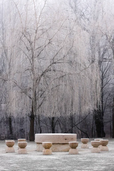 La tavola del Silenzio - capolavoro di Constantin Brancusi Fotografia Stock