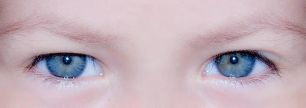 Olhos de uma criança — Fotografia de Stock