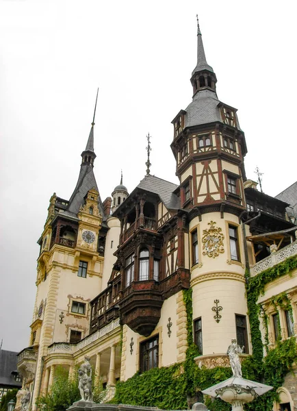 Peles Castle Front Angle view — Stock Photo, Image