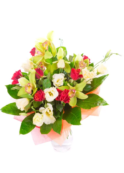Bouquet di fiori su sfondo bianco isolato — Foto Stock