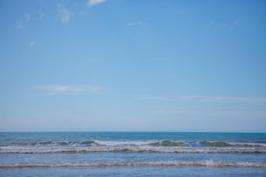 mavi deniz ve gökyüzü