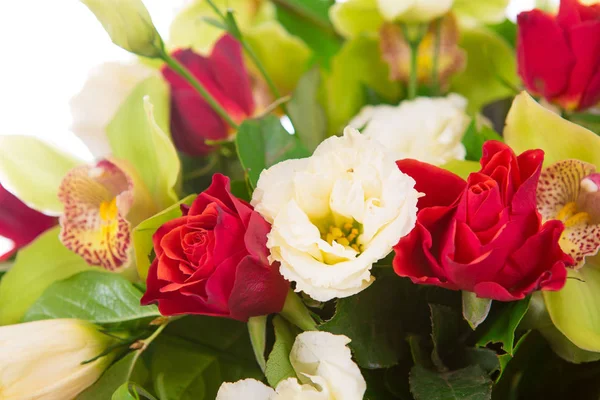 Bouquet of flowers on white background isolated — Stock Photo, Image