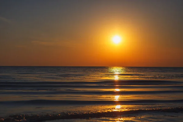 Puesta del sol del mar.Naturaleza —  Fotos de Stock