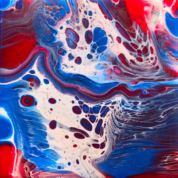 Chaos de peinture acrylique rouge, blanc, bleu — Photo