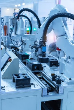 Yazdırılmış devre kartlarının otomatik kontrolü için robotik sistem