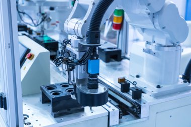 Yazdırılmış devre kartlarının otomatik kontrolü için robotik sistem