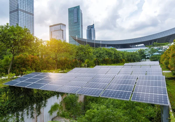 Paneles Solares Parque Ciudad Moderna —  Fotos de Stock