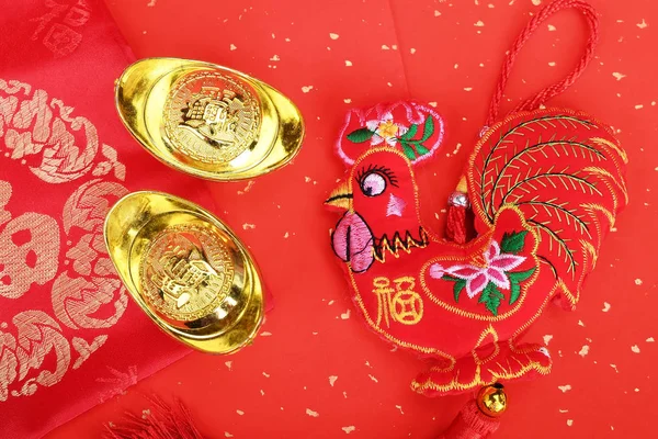 Tradition Chinese knot: Cloth doll Rooster,word fu Translation:g — Stock Photo, Image