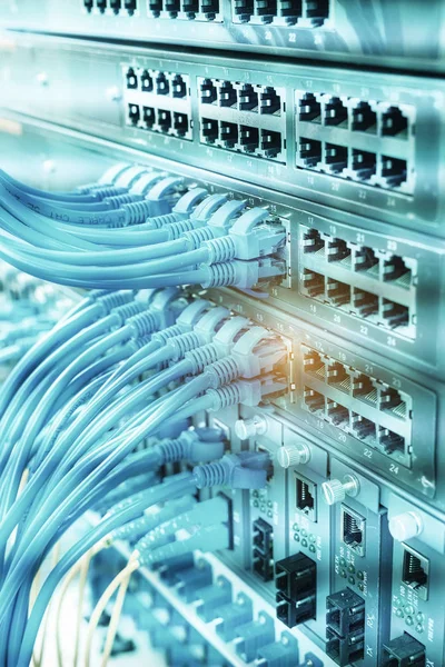ネットワーク上のイーサネット ケーブル スイッチ バック グラウンド — ストック写真