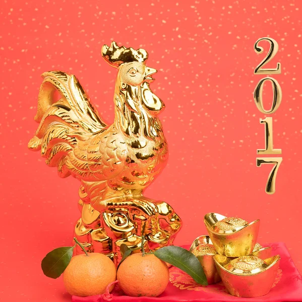 2017 es el año del Gallo, Gallo de Oro —  Fotos de Stock