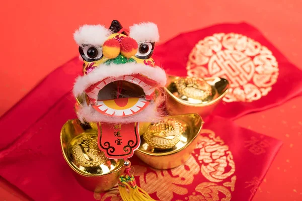 Leão de dança tradicional chinês para o ano novo — Fotografia de Stock