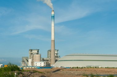 Gaz işleme fabrikası. Gaz ve petrol sanayiinin manzarası