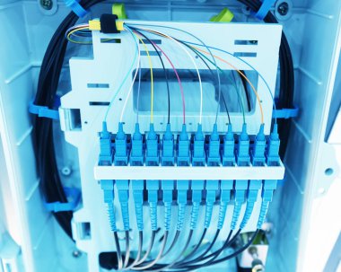 Fiber optik iletişim dağıtım noktası