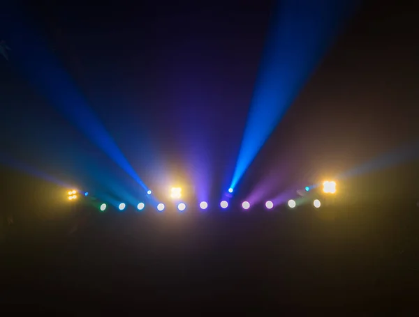 Fase spotlight met laserstralen — Stockfoto