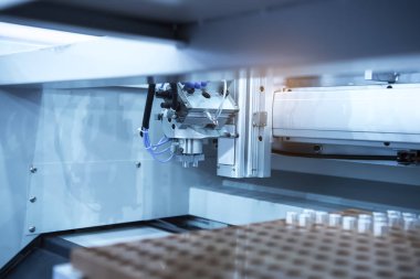 Metal fabrikasının endüstriyel Cnc makinelerindeki metal işçiliğini azaltma işlemi