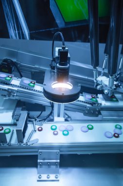 Robot makine görüş sistemi fabrikada