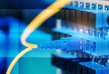 Veri merkezinde optik fiber bilgi teknolojisi ekipmanları