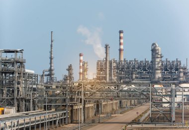 Gaz işleme fabrikası. Gaz ve petrol sanayiinin manzarası