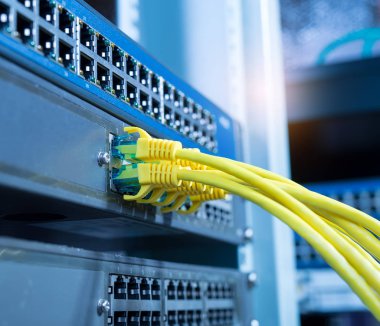 Ethernet kablosu ağ üzerinde arka plan geçer