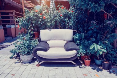 Kanepeli bahçe evi.