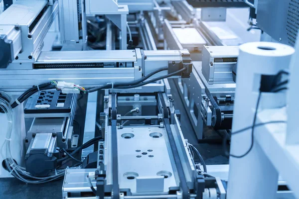 Braço robótico máquina-ferramenta na fábrica industrial, Smart f — Fotografia de Stock
