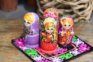 Güzel Renkli Rus Yuva Bebekleri Matreshka