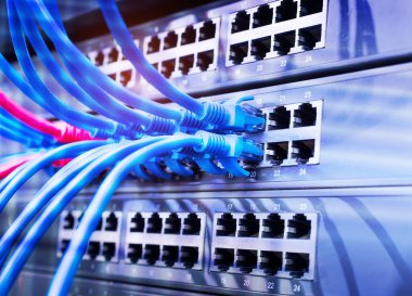 Ağ anahtarı ve ethernet kabloları, Veri Merkezi Konsepti.