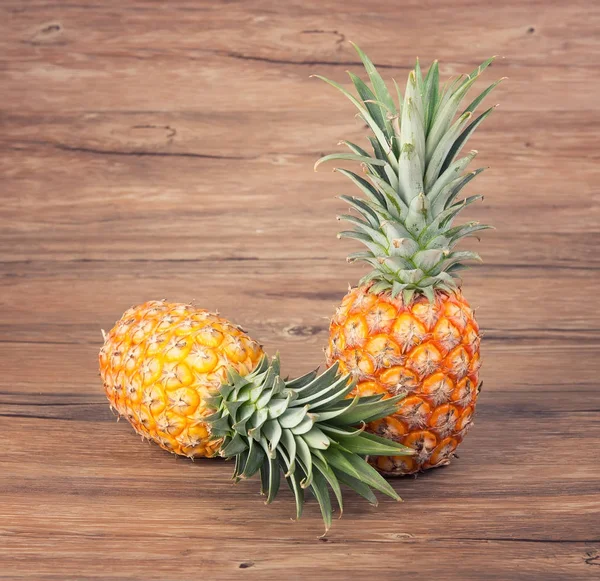 Ananas Grunge Bakgrunn Tre – stockfoto