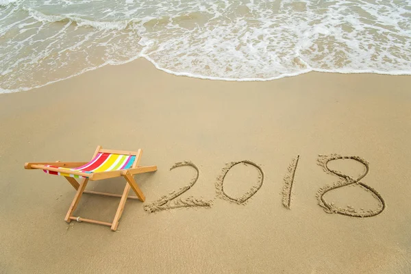 Krzesło Składane 2018 Napisane Piasek Zapisu Tropikalnej Plaży — Zdjęcie stockowe
