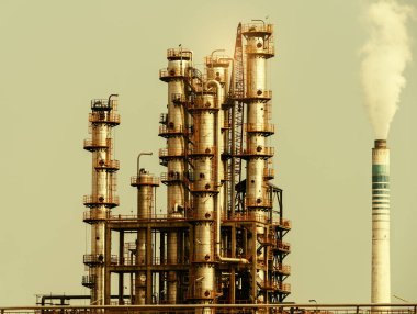 Gaz işleme fabrikası. Gaz ve petrol sanayiinin manzarası