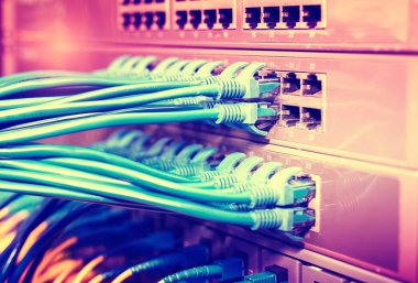 Ağ anahtarı ve ethernet kabloları, Veri Merkezi Konsepti.