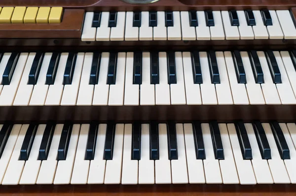Teclas Piano Branco Instrumento Teclado Musical — Fotografia de Stock