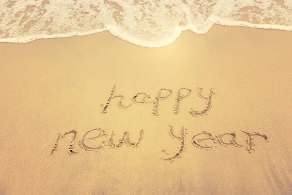 Ευτυχισμένο Νέο Έτος Γραμμένο Στην Άμμο — Φωτογραφία Αρχείου