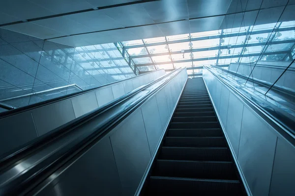 Escalier Moderne Dans Centre Commercial — Photo