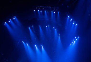 Lazer ışınları ile sahne spot