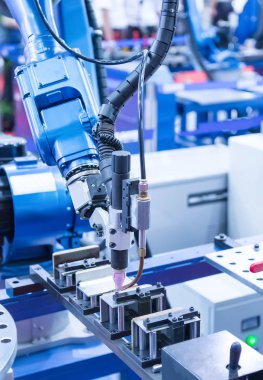 Otomatik robot kol işlemleri kaynak metal için